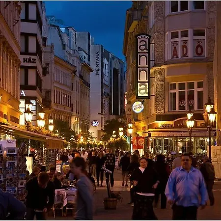 Апартаменты Lovely Vaci Str. Будапешт