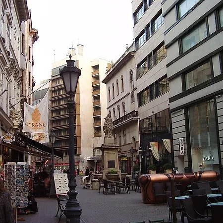 Lovely Vaci Str. Апартаменты